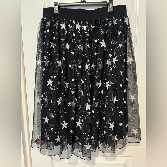 Torrid Starry Black and Silver Skirt size “0”- L (12) - Picture 1 of 4